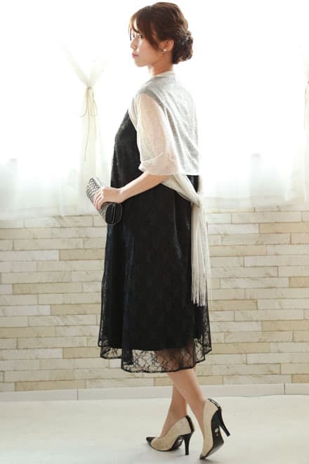 ブラックのハイネック総レースドレス