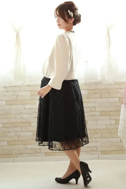 ブラックのハイネック総レースドレス