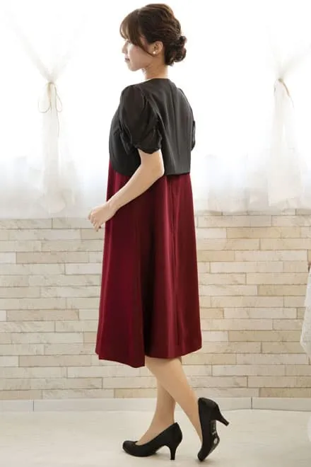 ワインレッドのウエストリボン付き前開き風レイヤードドレス