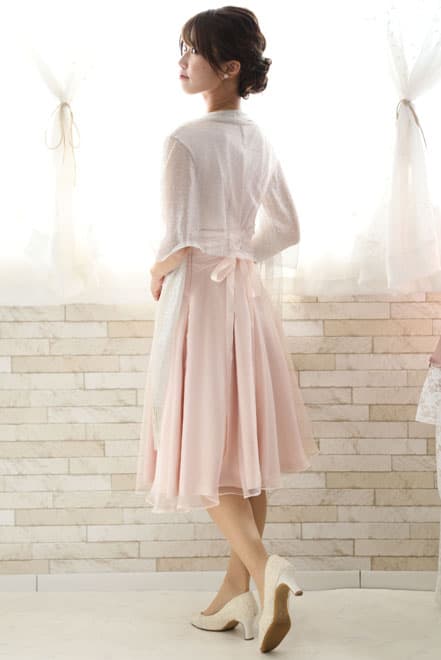 ピンクのノースリーブオーガンジードレス