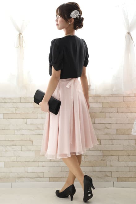 ピンクのノースリーブオーガンジードレス