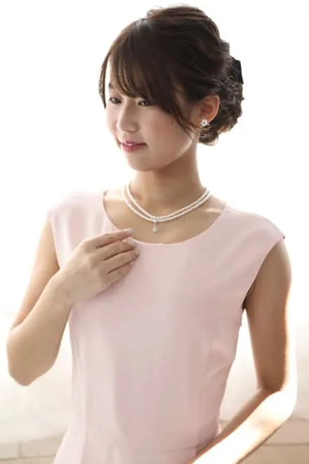 ピンクのノースリーブオーガンジードレス