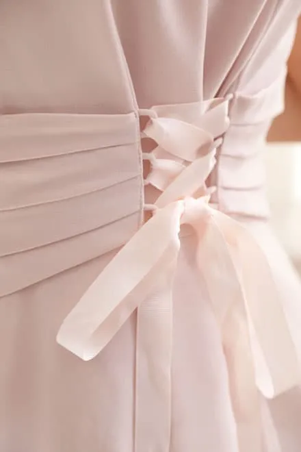 ピンクのノースリーブオーガンジードレス