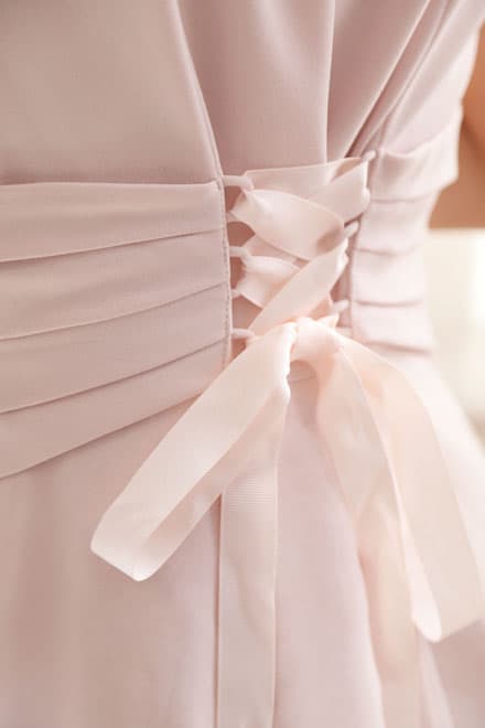 ピンクのノースリーブオーガンジードレス