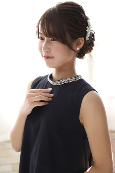 ネイビーのビジュー付きIラインドレス