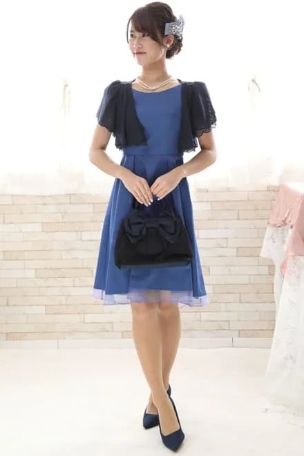 ブルーのフレンチフリルスリーブドレス