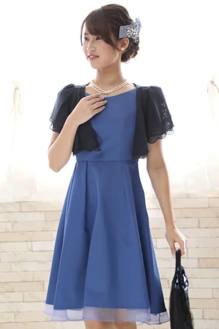 ブルーのフレンチフリルスリーブドレス