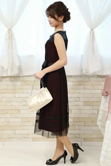 ワインレッド×ブラックのドット柄チュールドレス