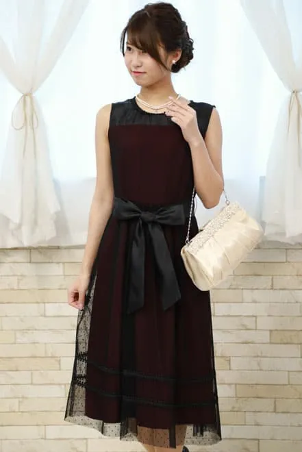 ワインレッド×ブラックのドット柄チュールドレス