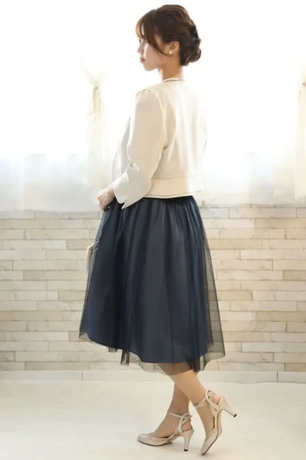 ネイビーのウエストリボン付きチュールドレス