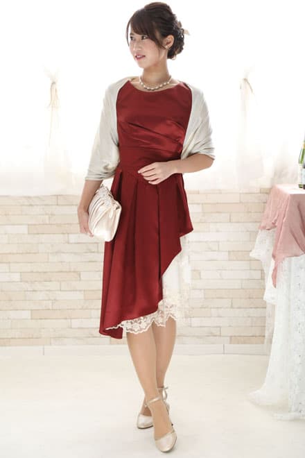 ワインレッドの切替レースドレス