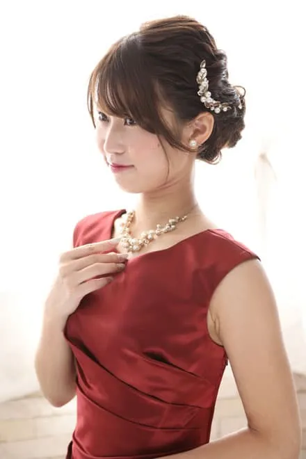 ワインレッドの切替レースドレス