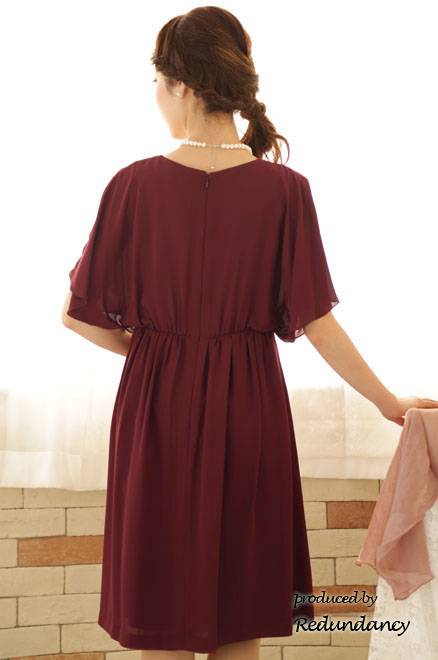 ボルドーのウエストビジュー膝丈ワンピース
