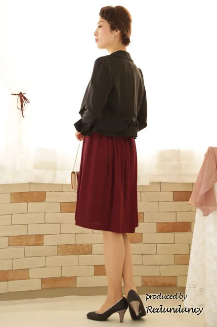 ボルドーのウエストビジュー膝丈ワンピース