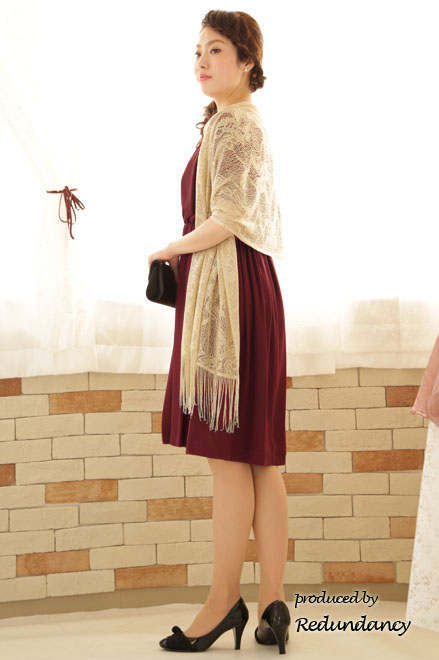 ボルドーのウエストビジュー膝丈ワンピース