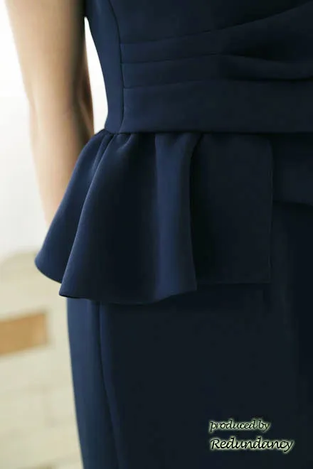 ネイビーのツーピース風ペプラムドレス