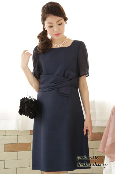 ネイビーのウエスト変形リボンドレス