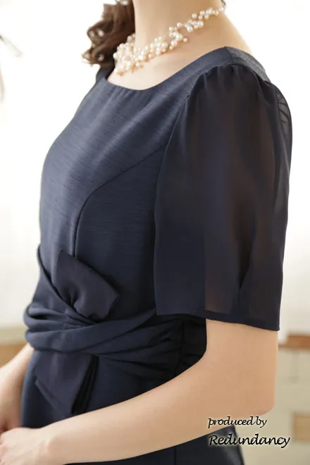 ネイビーのウエスト変形リボンドレス