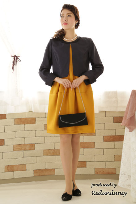 ネイビーの襟なし長袖ジャケット