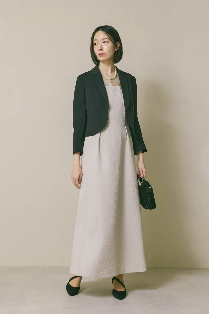 グレージュのブリエレースジャガードドレス [ 店頭販売価格 42,900円 ]