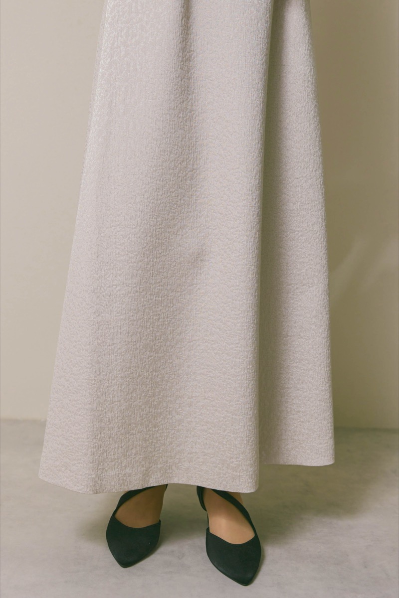 グレージュのブリエレースジャガードドレス [ 店頭販売価格 42,900円 ]