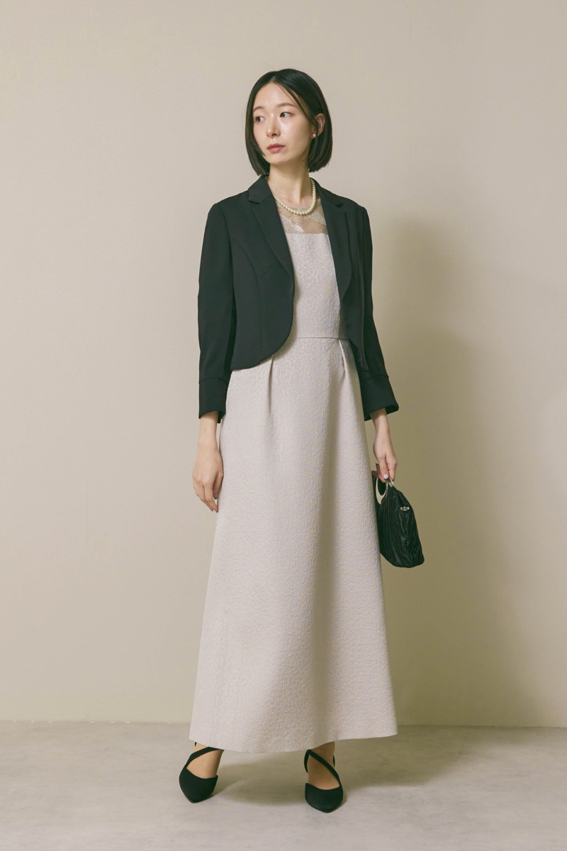 グレージュのブリエレースジャガードドレス [ 店頭販売価格 42,900円 ]