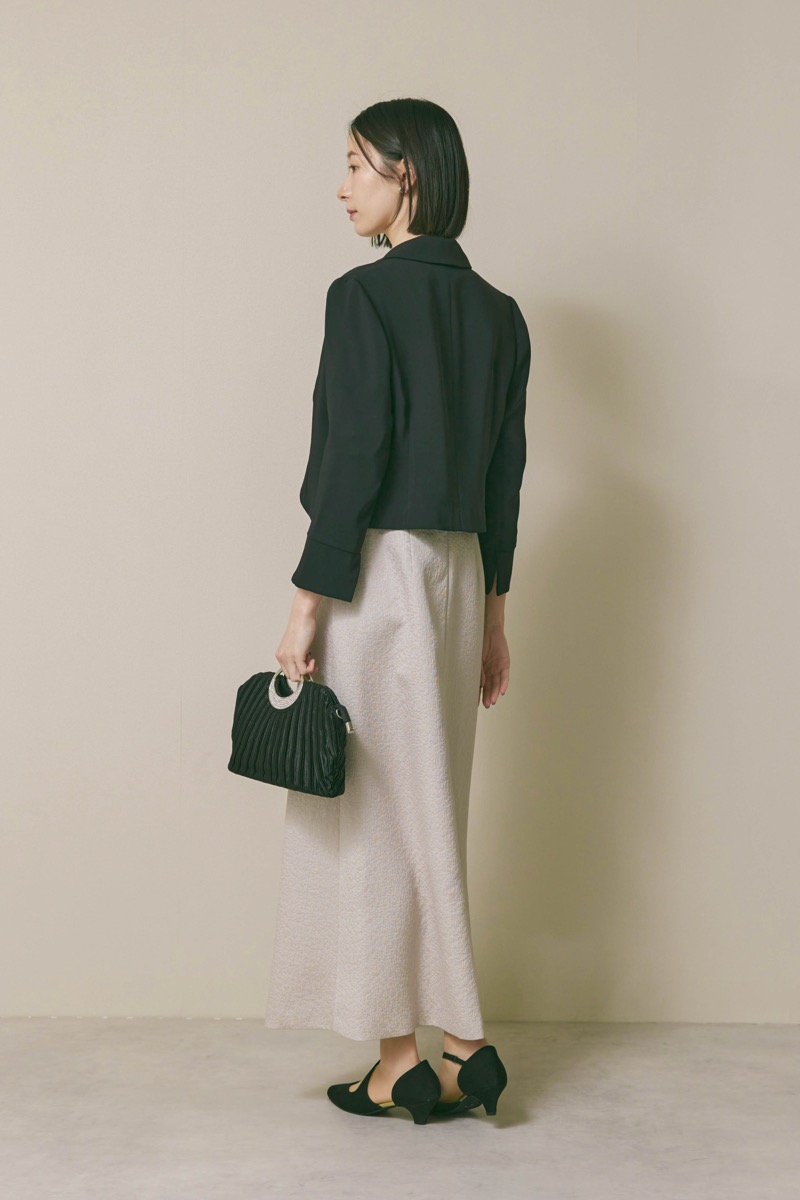 グレージュのブリエレースジャガードドレス [ 店頭販売価格 42,900円 ]