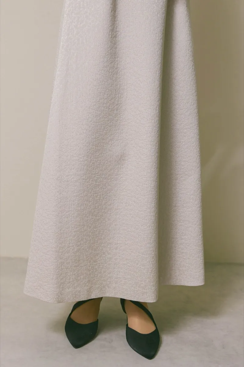 グレージュのブリエレースジャガードドレス [ 店頭販売価格 42,900円 ]