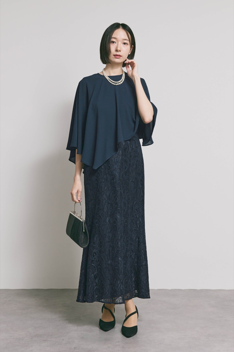 ネイビーのケープレイヤードドレス [ 店頭販売価格 47,300円 ]