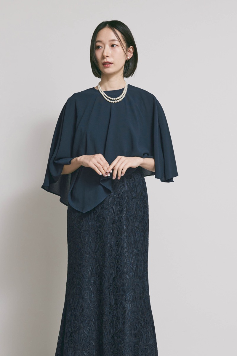 ネイビーのケープレイヤードドレス [ 店頭販売価格 47,300円 ]