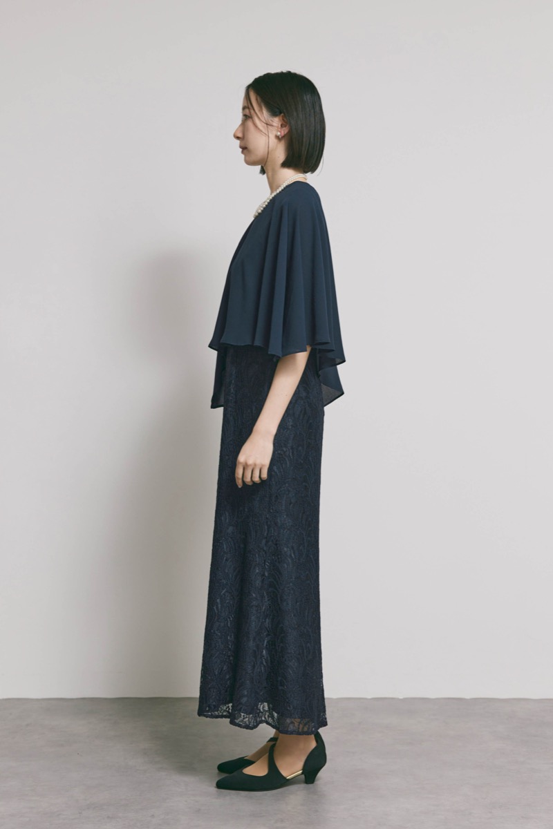 ネイビーのケープレイヤードドレス [ 店頭販売価格 47,300円 ]