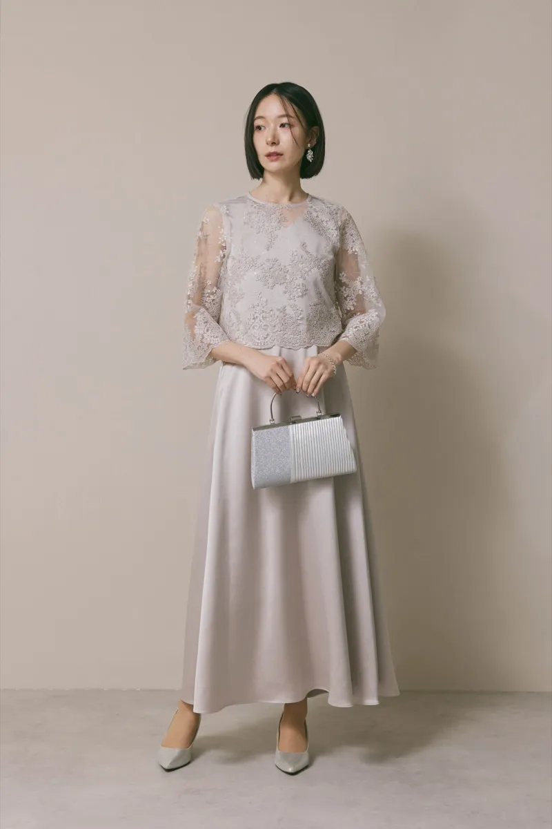 グレージュのシャイニーレースレイヤードドレス [ 店頭販売価格 49,500円 ]