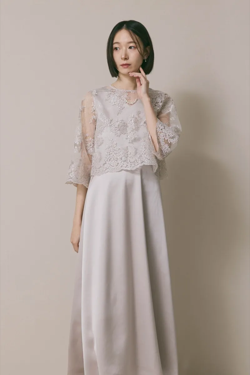 グレージュのシャイニーレースレイヤードドレス [ 店頭販売価格 49,500円 ]