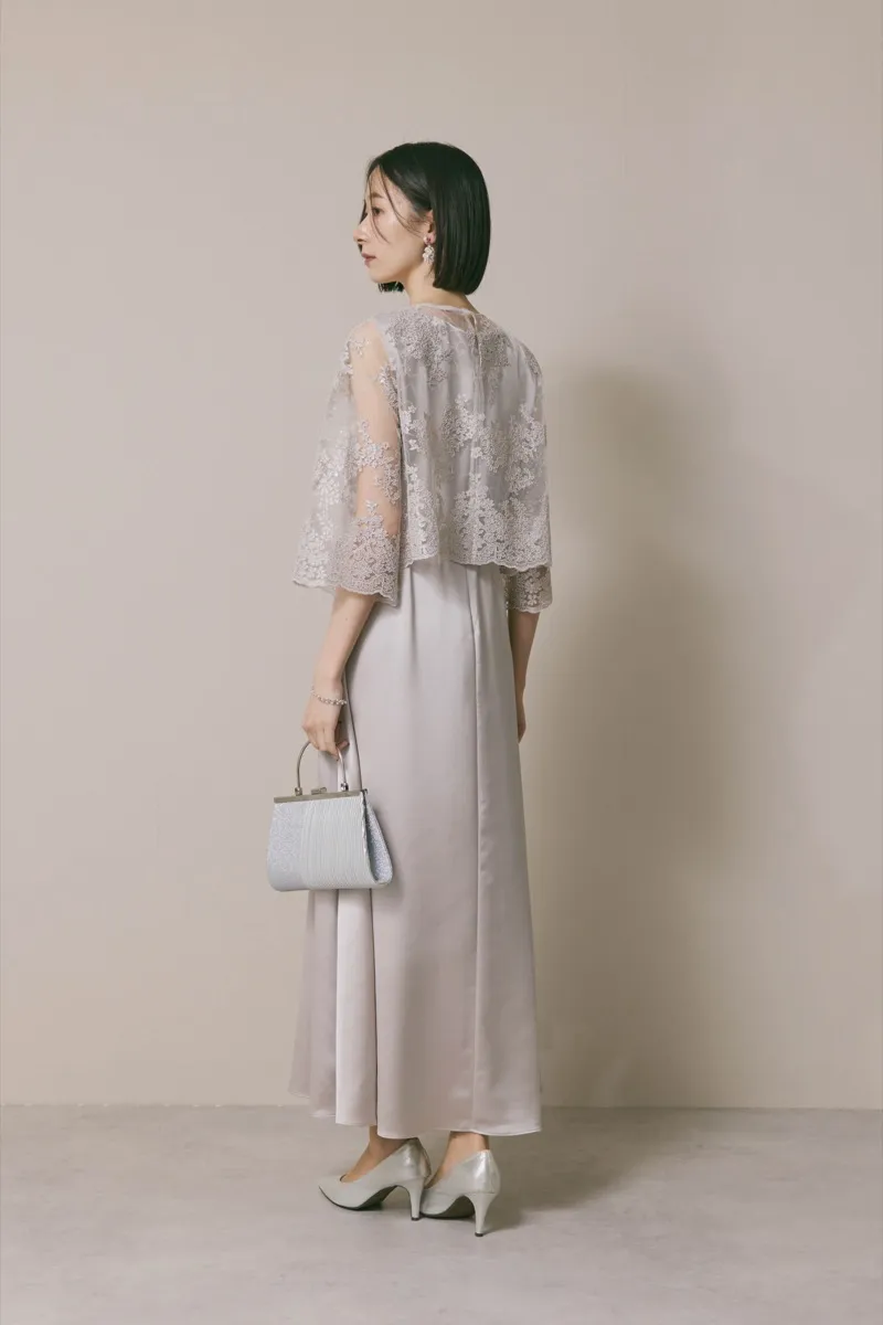 グレージュのシャイニーレースレイヤードドレス [ 店頭販売価格 49,500円 ]