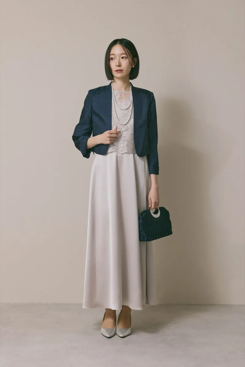 グレージュのシャイニーレースレイヤードドレス [ 店頭販売価格 49,500円 ]