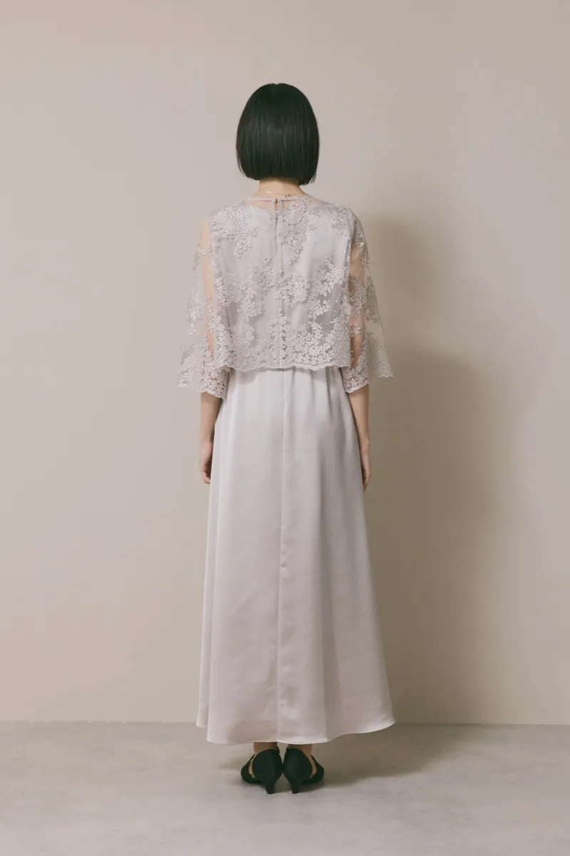 グレージュのシャイニーレースレイヤードドレス [ 店頭販売価格 49,500円 ]