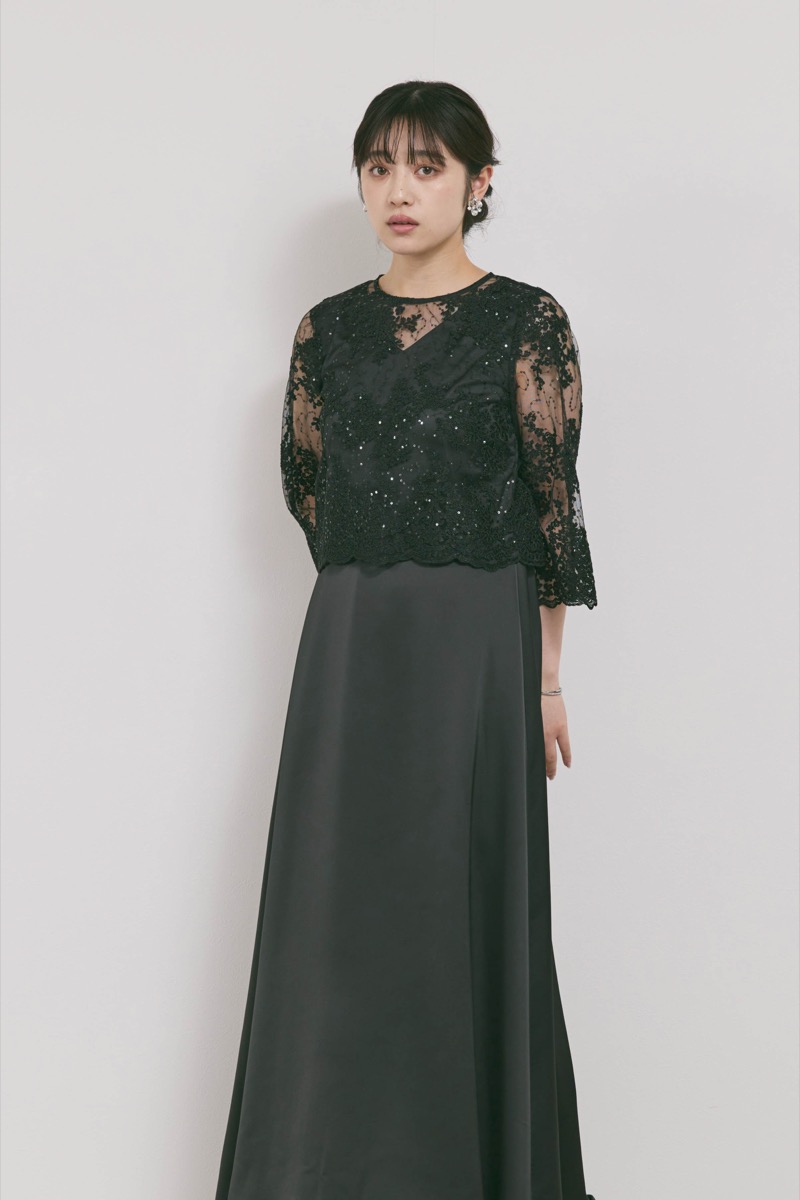 ブラックのシャイニーレースレイヤードドレス [ 店頭販売価格49,500円 ]