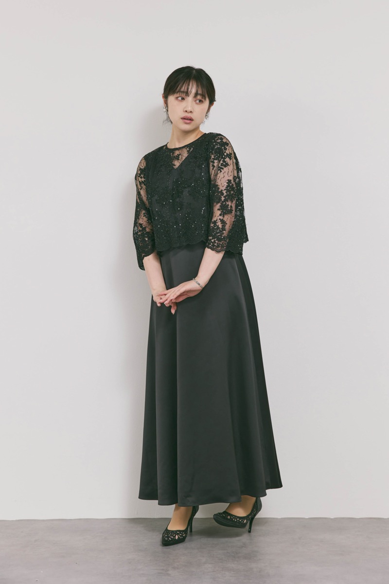 ブラックのシャイニーレースレイヤードドレス [ 店頭販売価格49,500円 ]