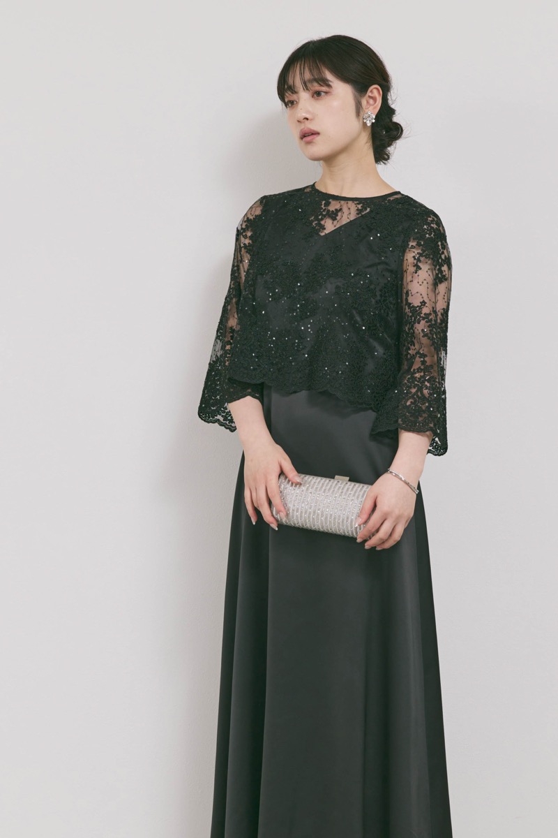 ブラックのシャイニーレースレイヤードドレス [ 店頭販売価格49,500円 ]