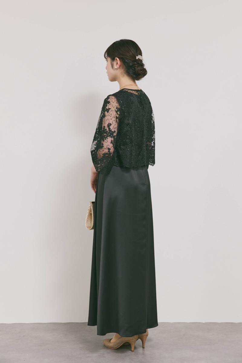 ブラックのシャイニーレースレイヤードドレス [ 店頭販売価格49,500円 ]