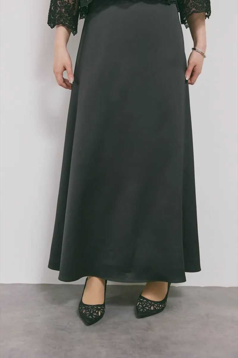 ブラックのシャイニーレースレイヤードドレス [ 店頭販売価格49,500円 ]