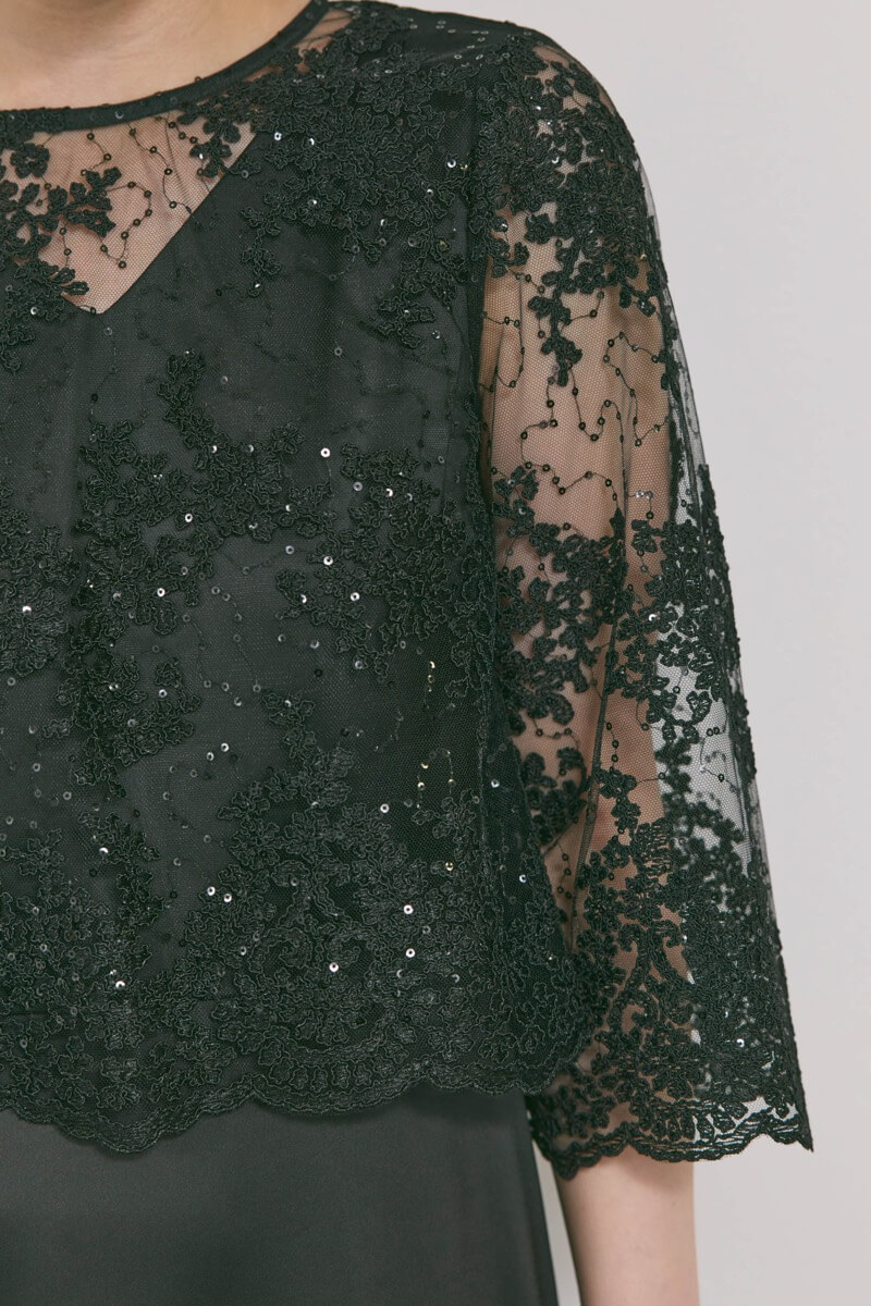 ブラックのシャイニーレースレイヤードドレス [ 店頭販売価格49,500円 ]