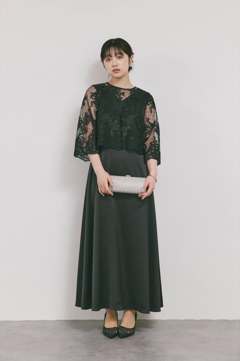 ブラックのシャイニーレースレイヤードドレス [ 店頭販売価格49,500円 ]