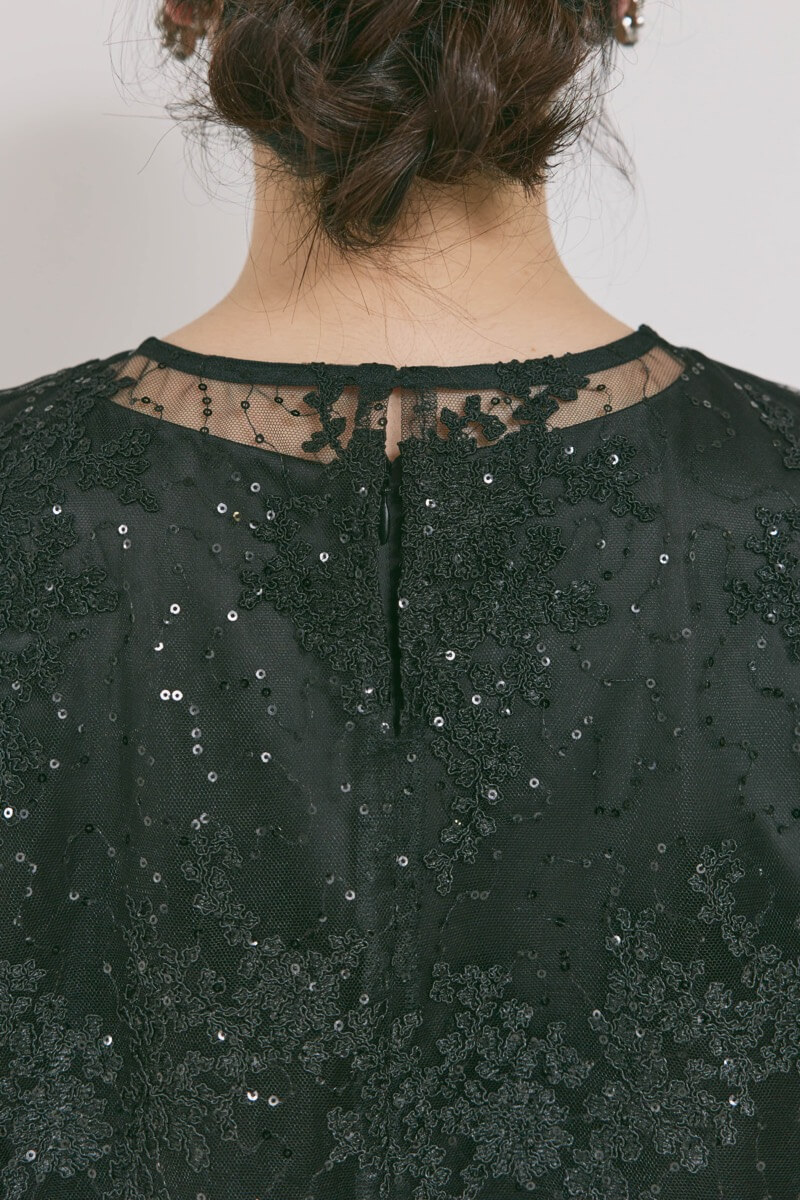 ブラックのシャイニーレースレイヤードドレス [ 店頭販売価格49,500円 ]