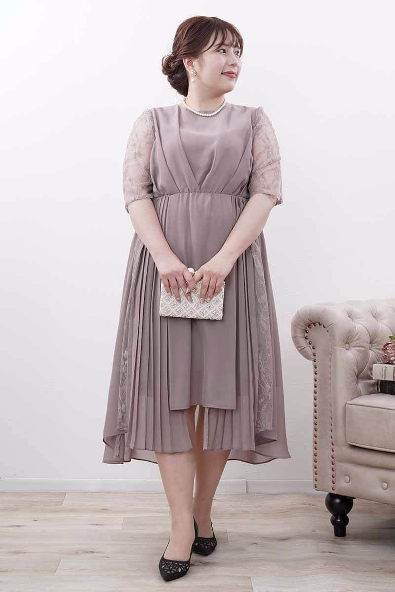 グレージュのフィッシュテールシフォンドレス