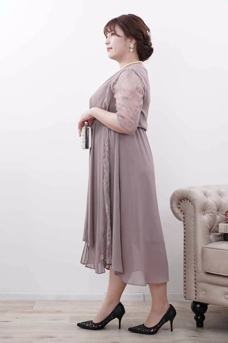 グレージュのフィッシュテールシフォンドレス