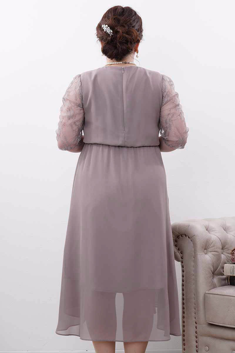 グレージュのフィッシュテールシフォンドレス