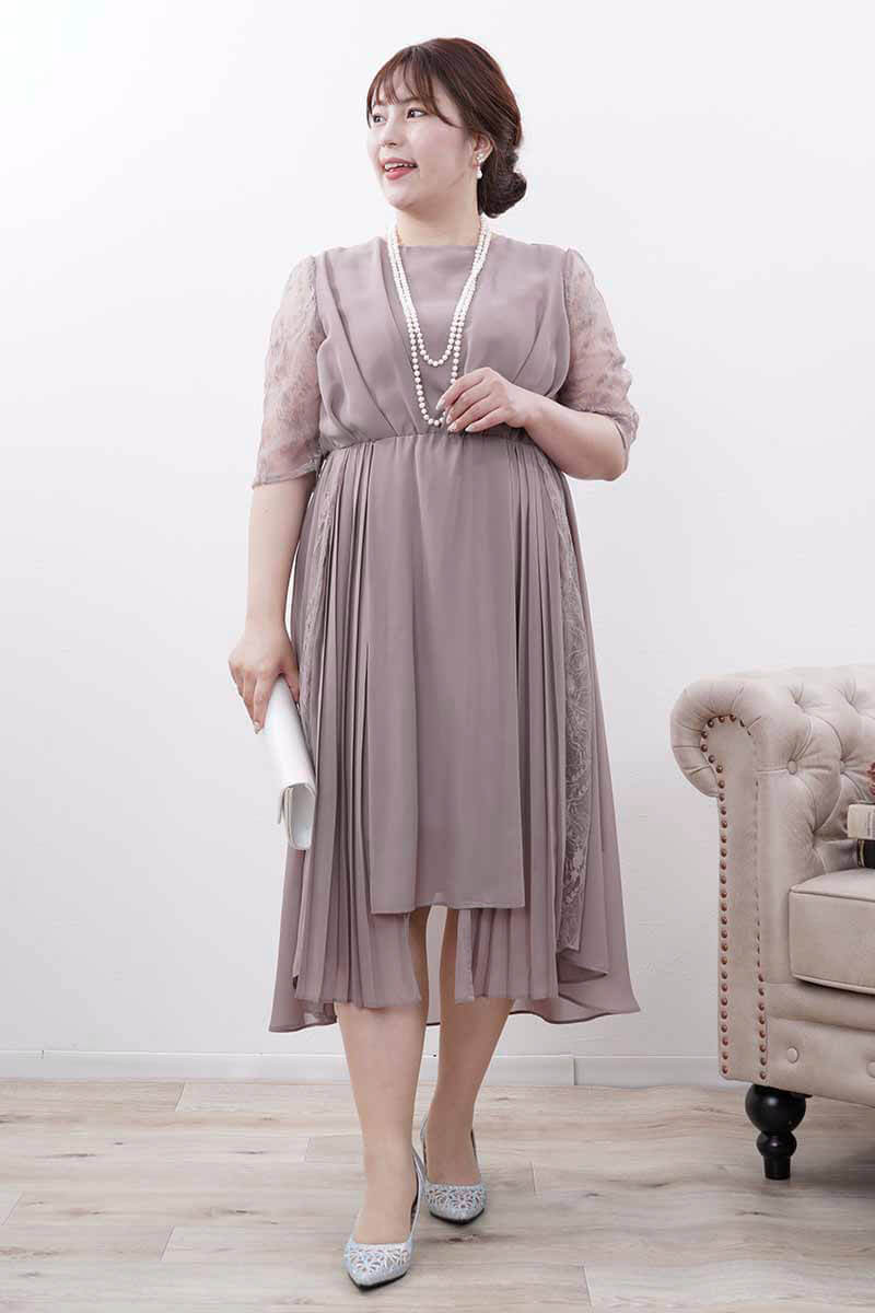 グレージュのフィッシュテールシフォンドレス