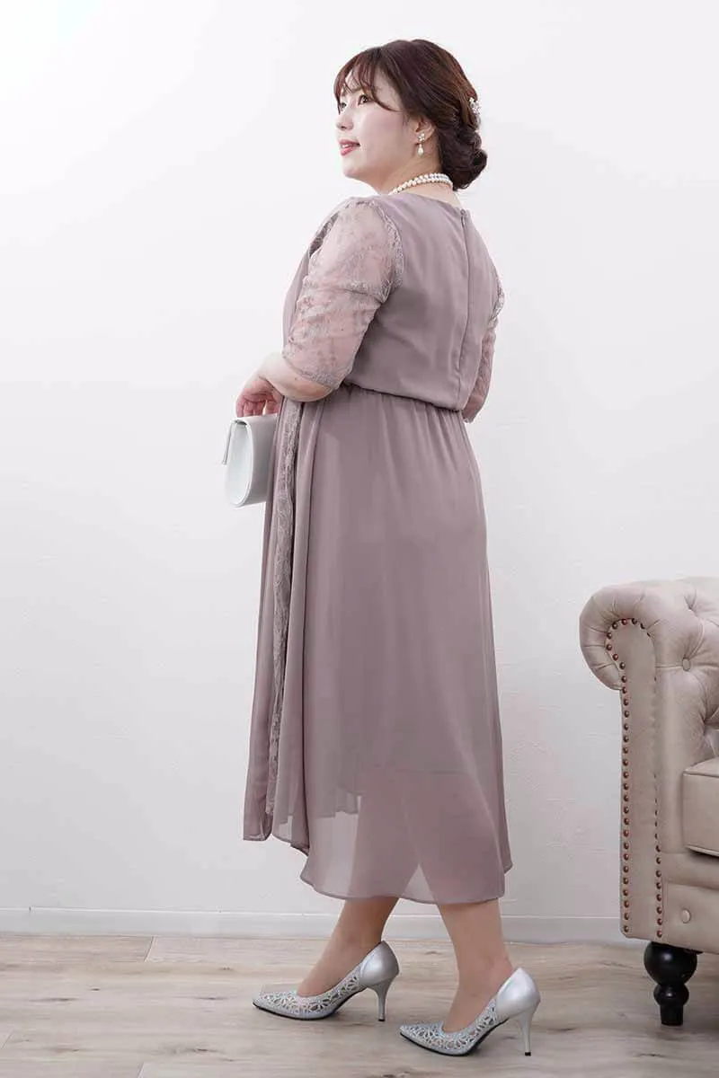 グレージュのフィッシュテールシフォンドレス