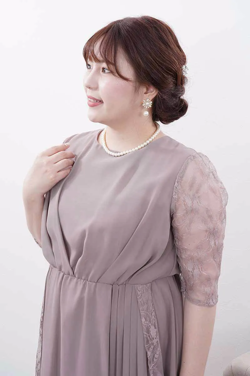 グレージュのフィッシュテールシフォンドレス